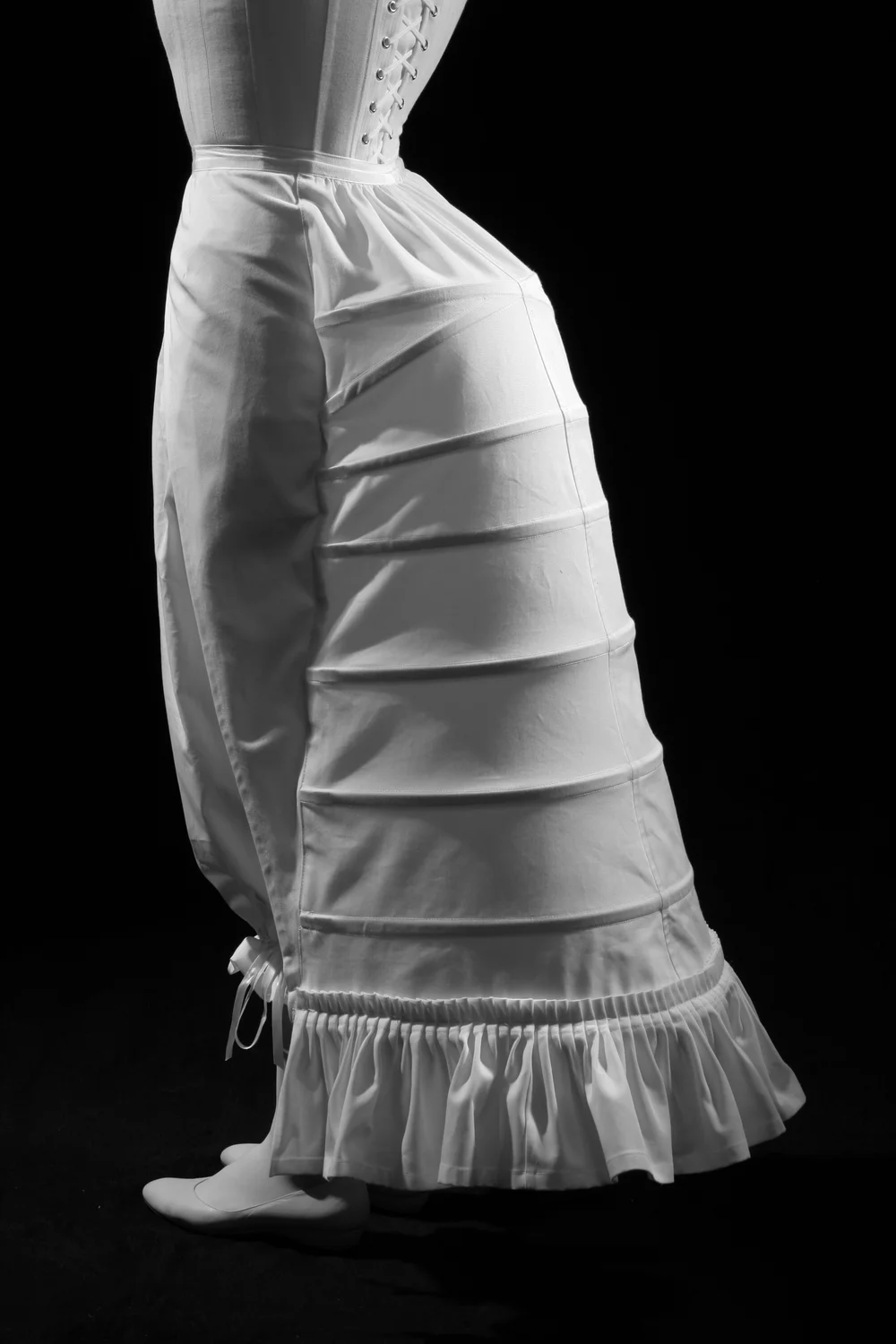 Period+Corsets+bustle+sb2.JPG?